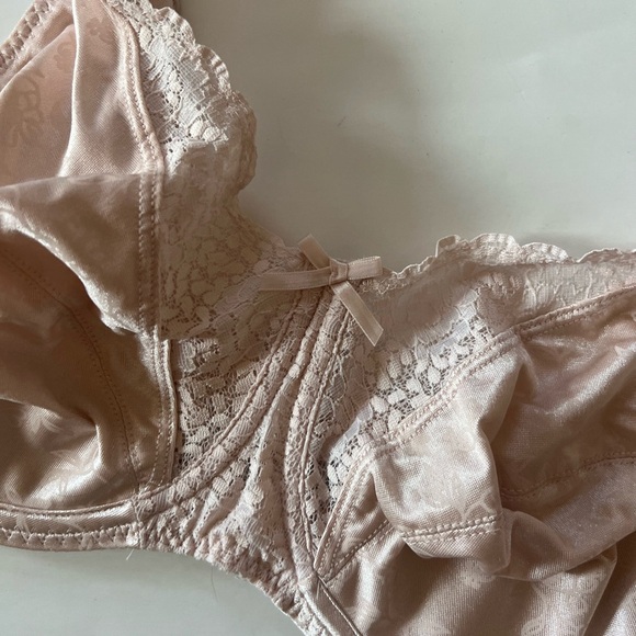 Playtex Secrets Lifts & Supports Underwire Bra 4422 Full Coverage Sandshell 36D - Picture 2 of 4